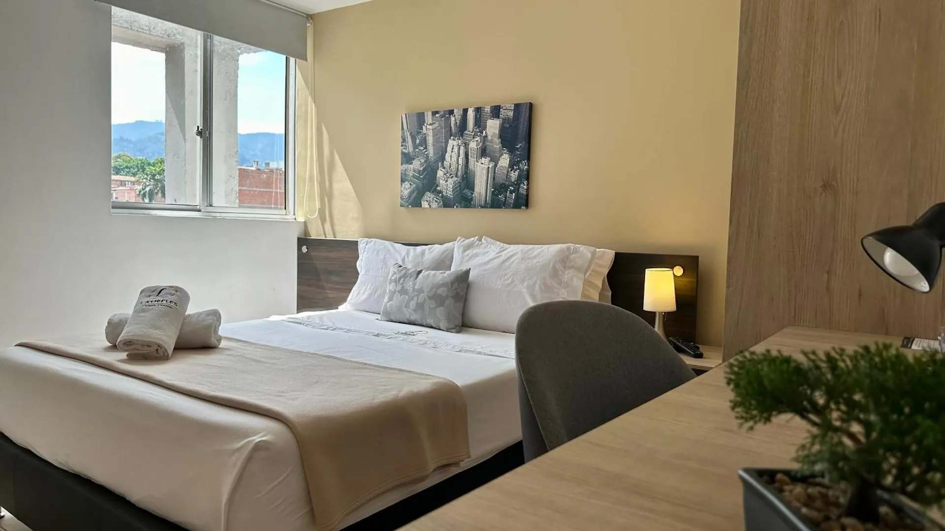 Laureles Guest House Lgh Hotel Medellín