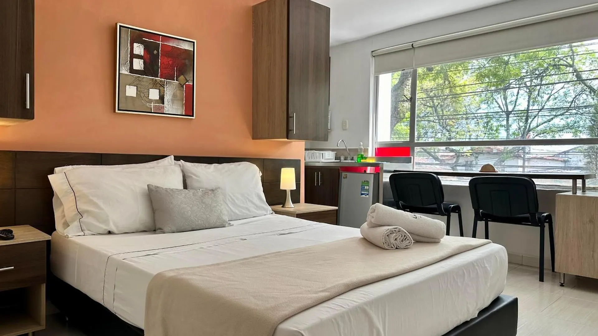 Laureles Guest House Lgh Hotel Medellín