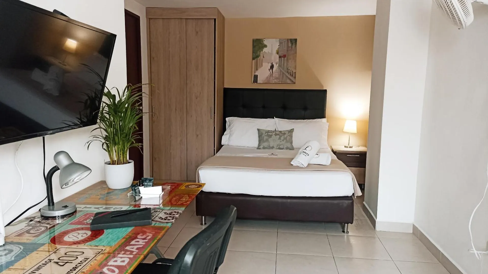 Laureles Guest House Lgh Hotel Medellín Colombia