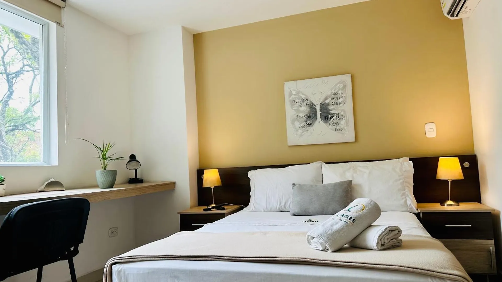 Laureles Guest House Lgh Hotel Medellín