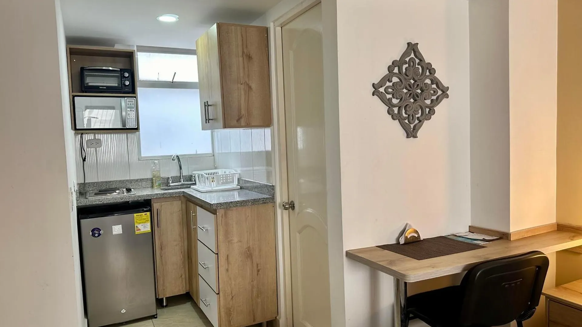 Laureles Guest House Lgh Hotel Medellín