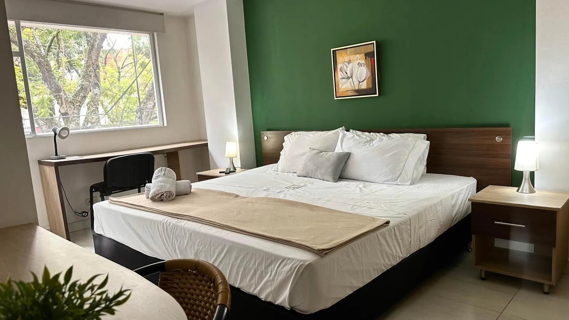 Laureles Guest House Lgh Hotel Medellín