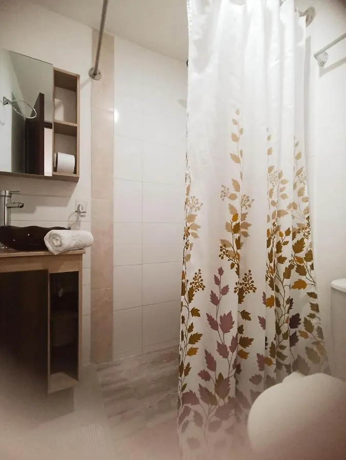Laureles Guest House Lgh Hotel Medellin