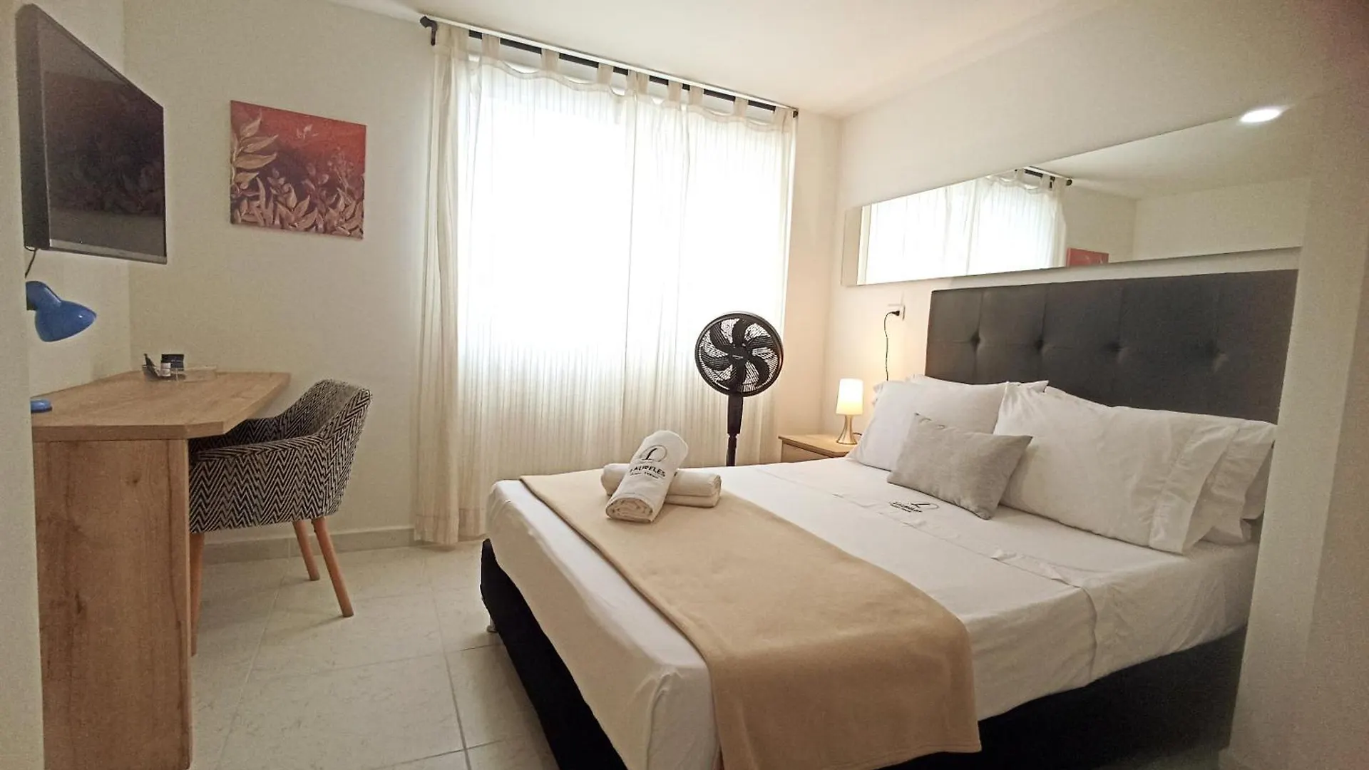 Laureles Guest House Lgh Hotel Medellin