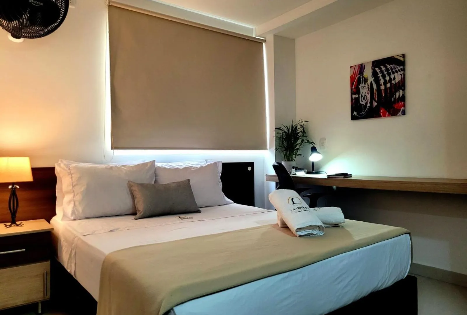 Laureles Guest House Lgh Hotel Medellin 3*,
