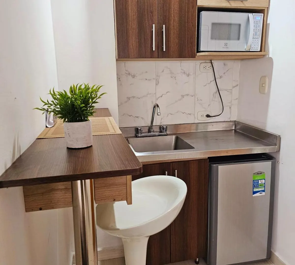Laureles Guest House Lgh Hotel Medellin