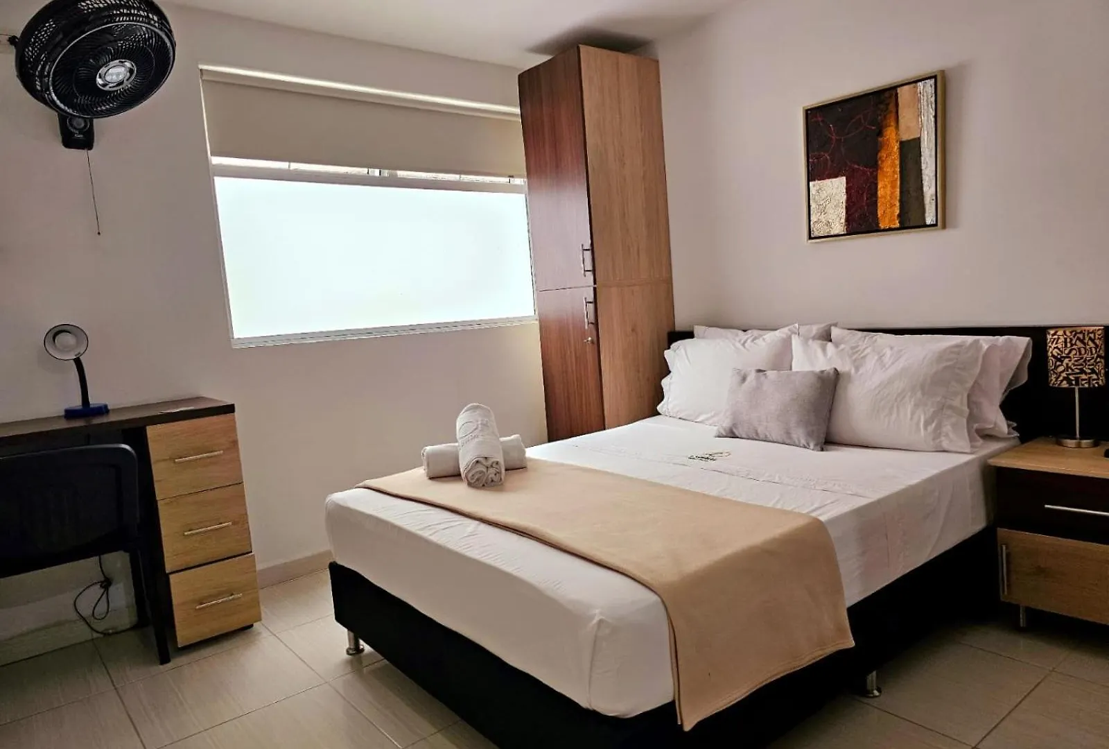 Laureles Guest House Lgh Hotel Medellin 3*,