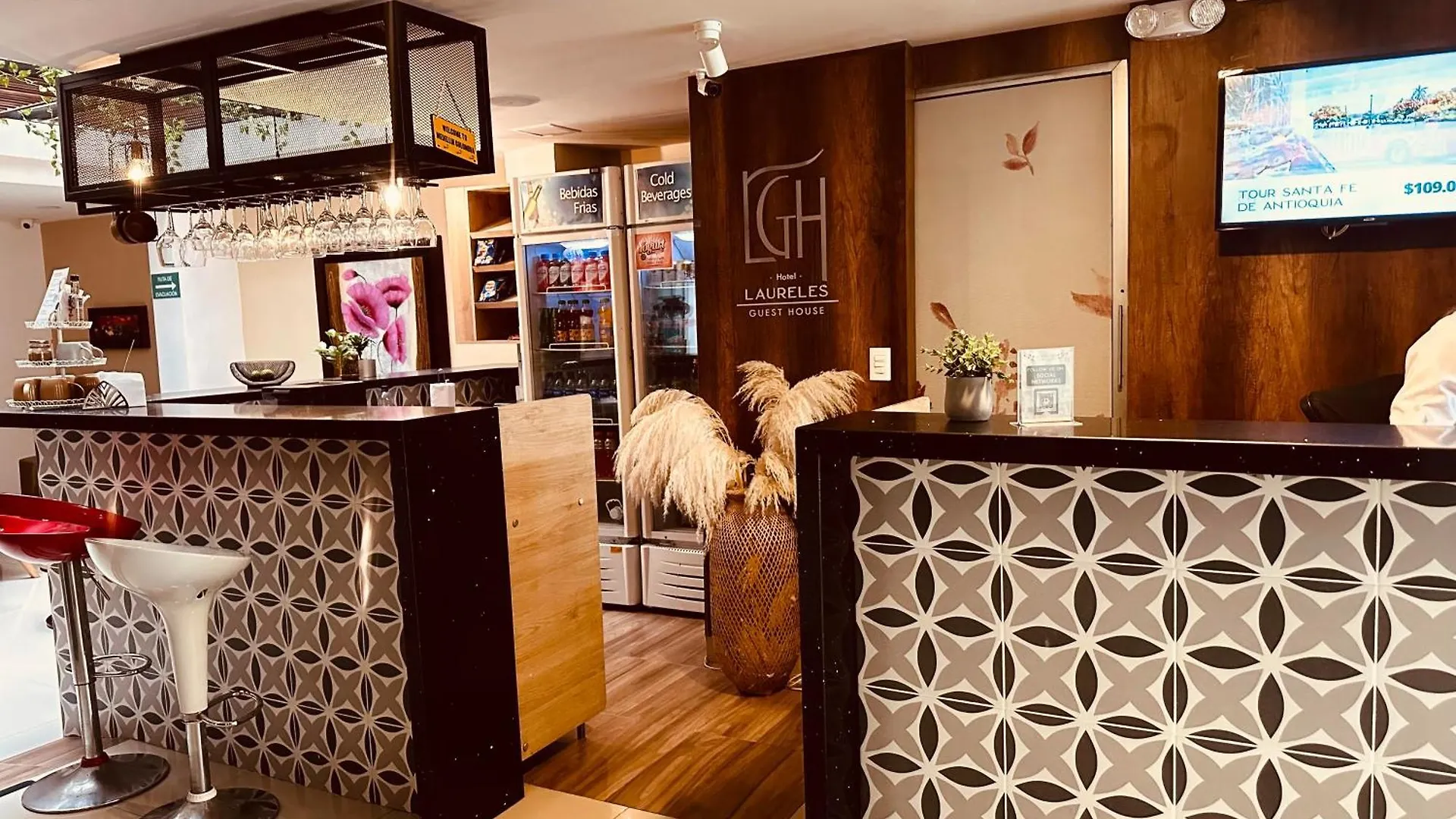 Laureles Guest House Lgh Hotel Medellín