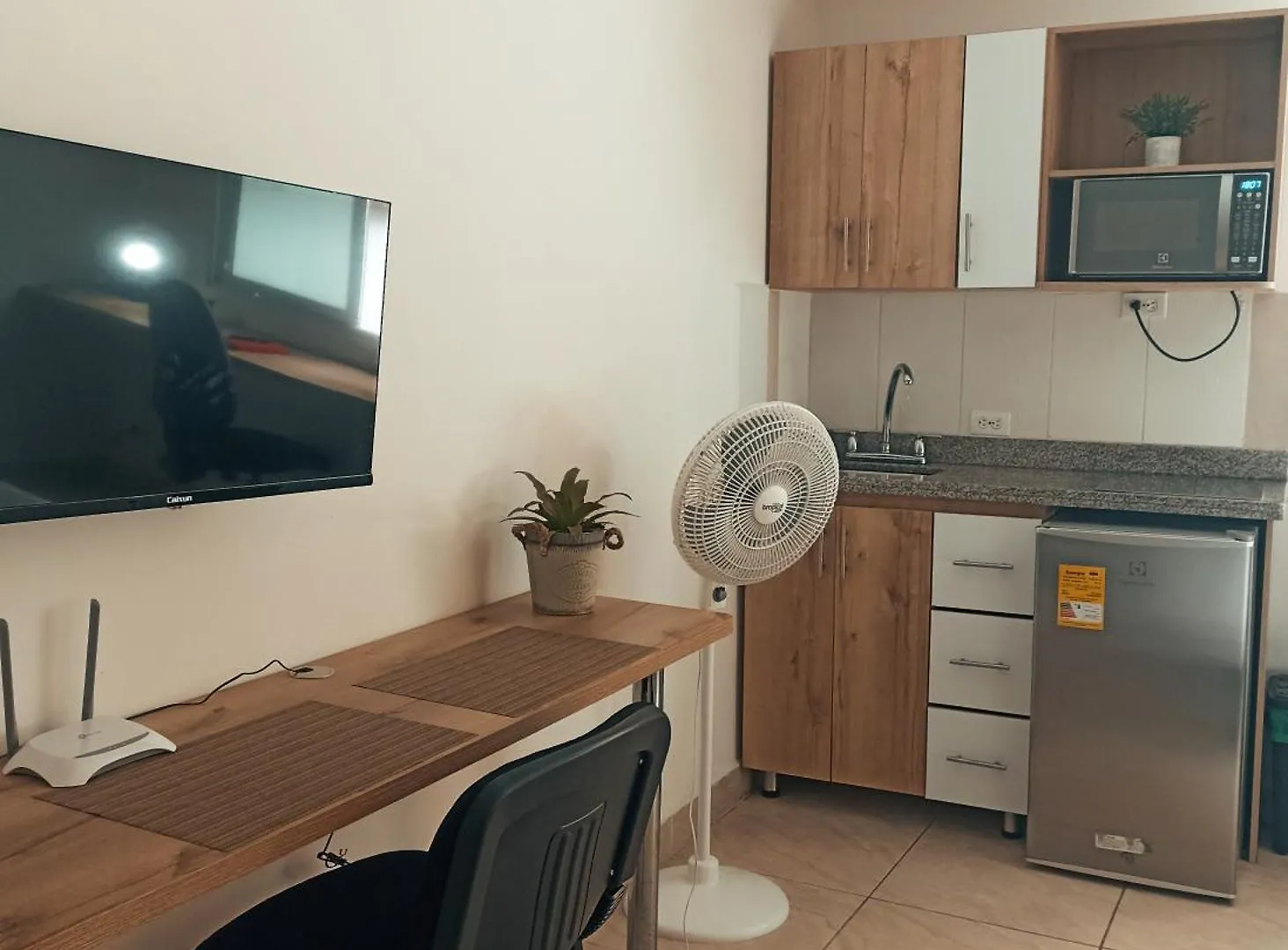Laureles Guest House Lgh Hotel Medellin