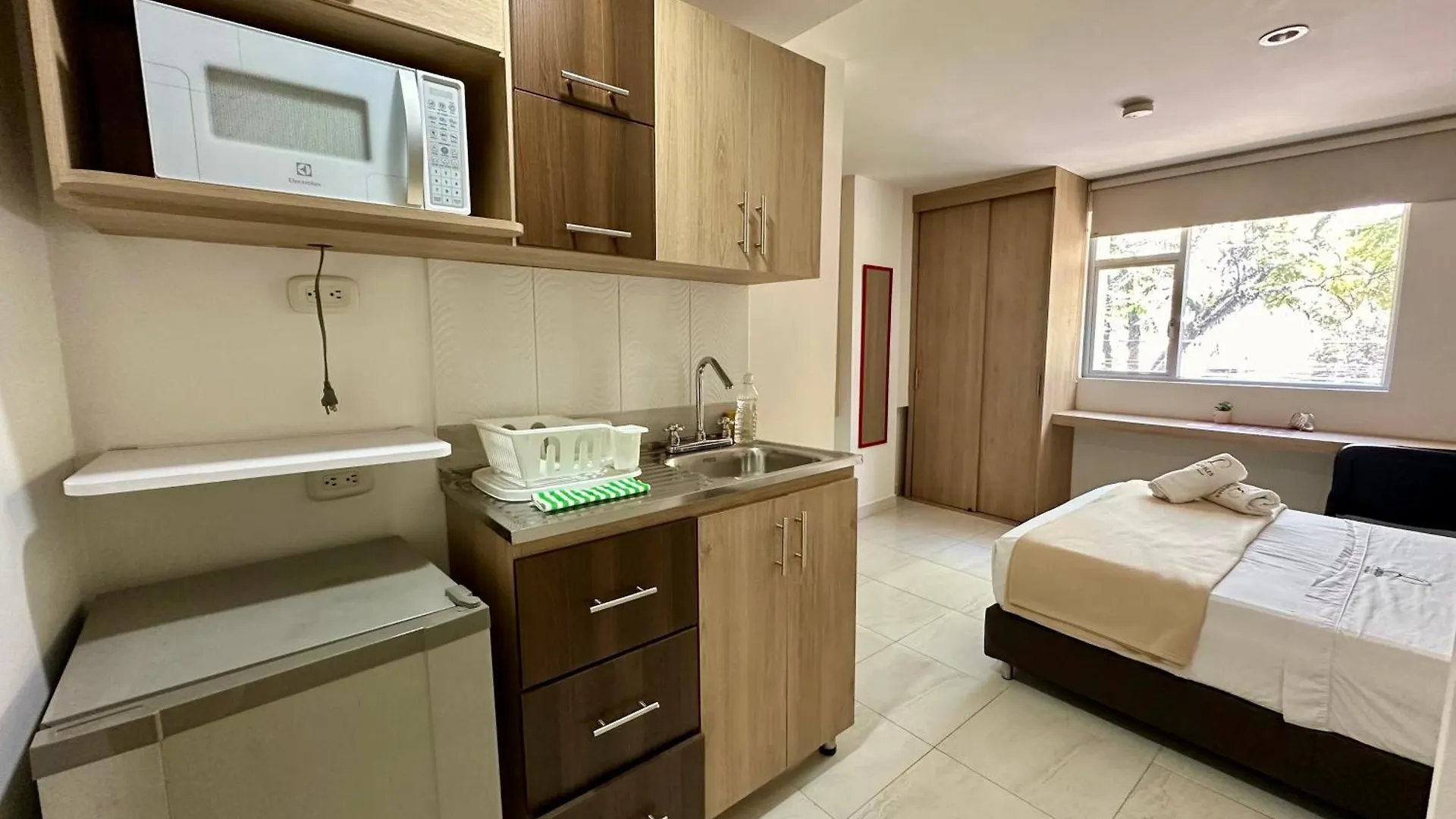 Laureles Guest House Lgh Hotel Medellin